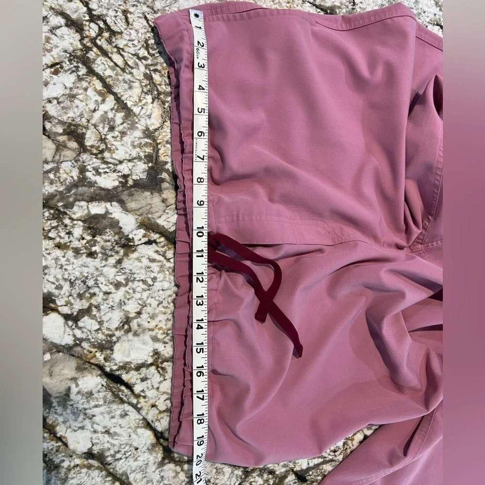 Fig Technical Collection scrub bottom in men’s size XXL. EUC
